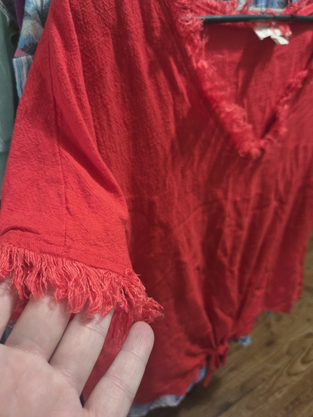 Umgee Red Frayed V-Neck Tie-Front Crop Top Size XL - Picture 2 of 4